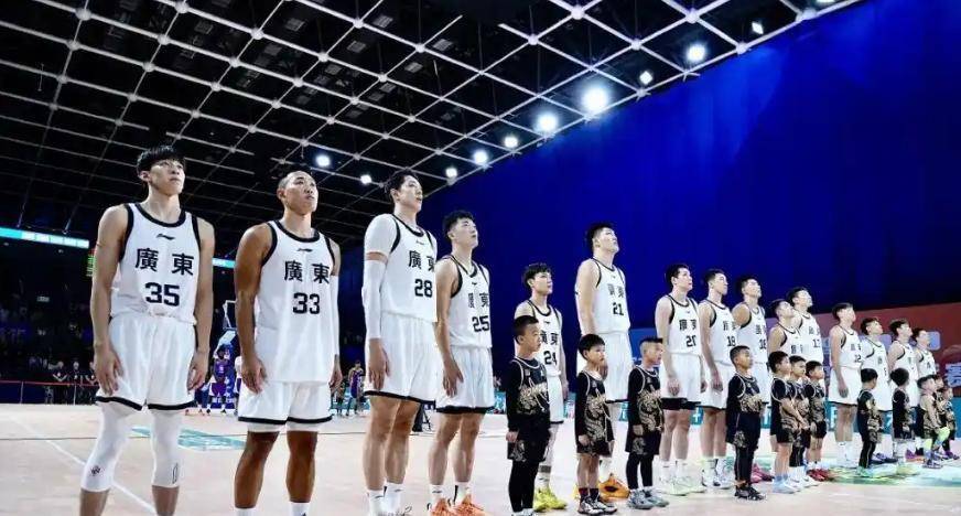 开云网页版中国官网-包含加时末段广厦男篮调整名单以备欧篮联，外线爆发环节打磨，更衣室稳定，控场能力受关注的词条