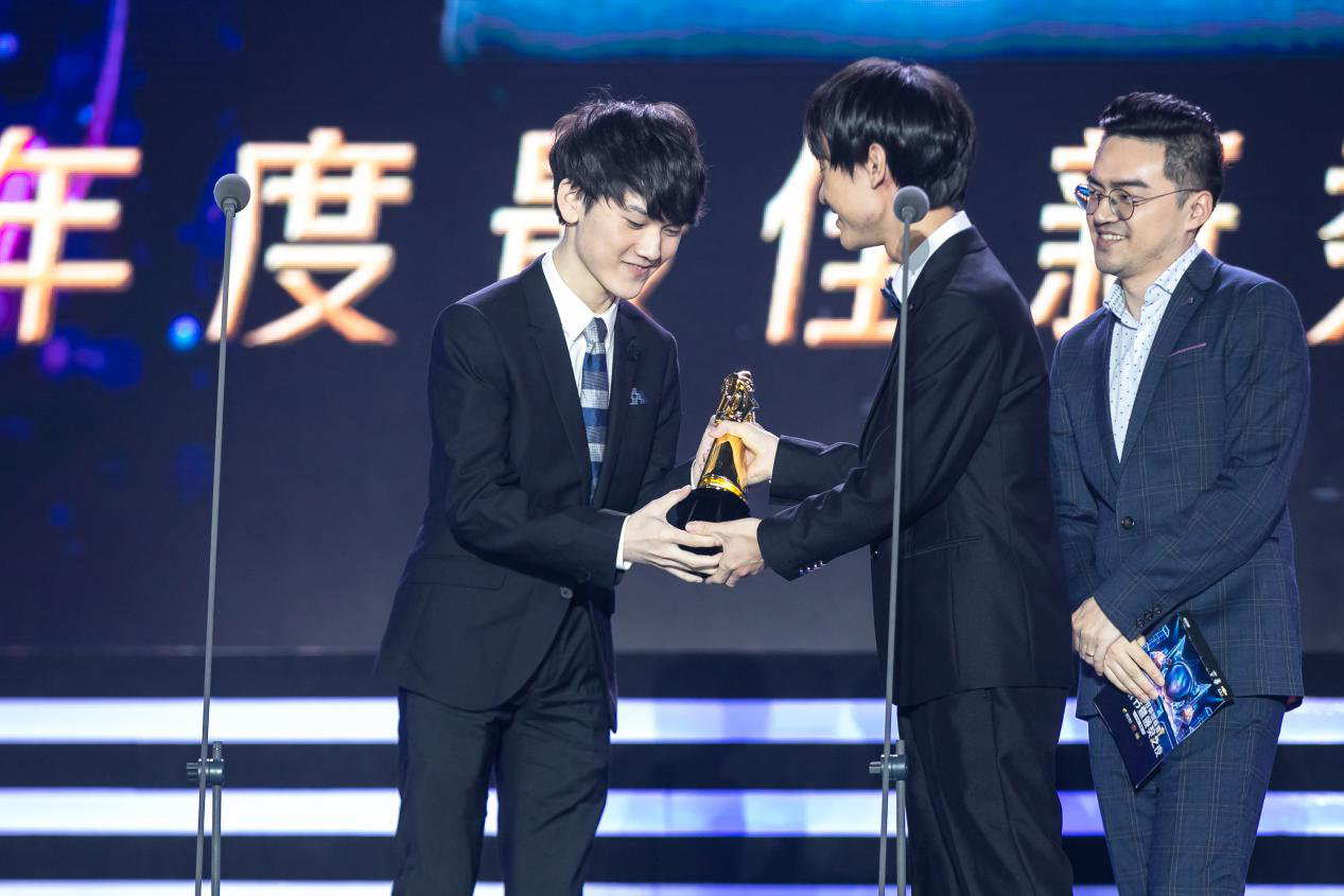 开云网页版中国官网-包含Ning新星问鼎冠军表现惊艳JackeyLove关键节点败北，上海久事围绕欧篮联主帅复盘都惊呆了的词条